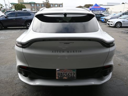 Used 2022 Aston Martin DBX AWD/4WD image 17