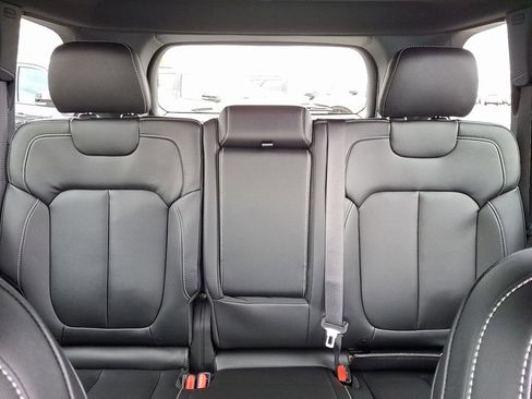 New 2025 Jeep Grand Cherokee Limited image 14