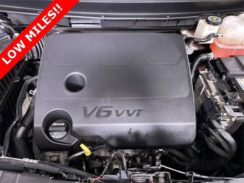 Used 2023 Chevrolet Traverse LT image 31