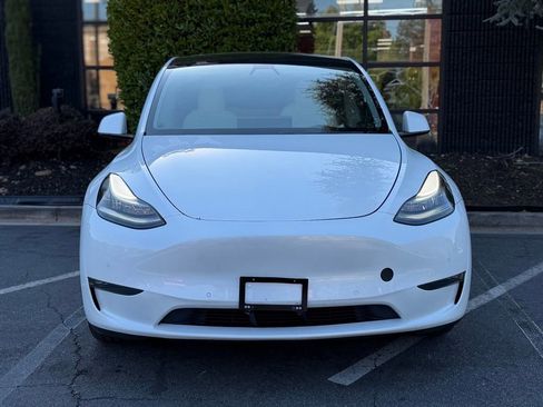 Used 2021 Tesla Model Y Long Range image 3