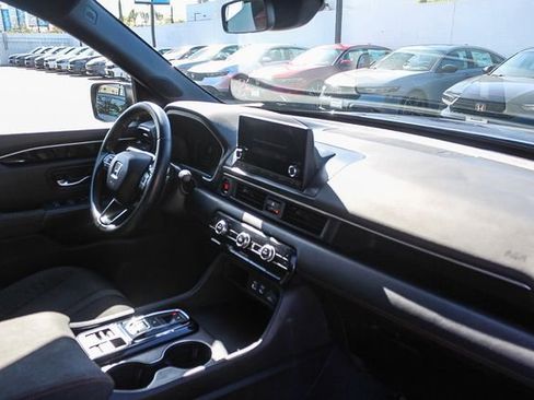Used 2023 Honda Pilot Sport image 22