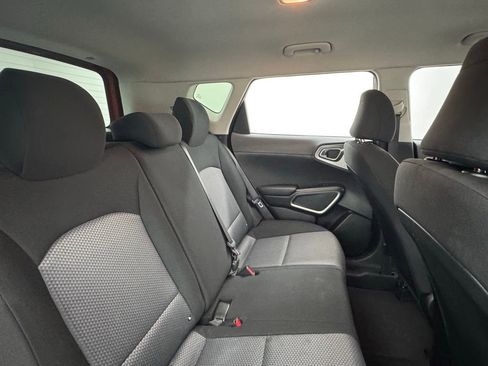 Used 2025 Kia Soul LX w/ LX Technology Package image 34