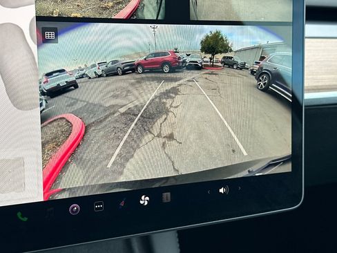 Used 2023 Tesla Model Y Long Range image 22