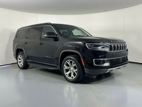 Used 2022 Jeep Wagoneer Series II image 1