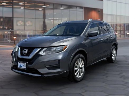 Used 2017 Nissan Rogue SV AWD/4WD image 4