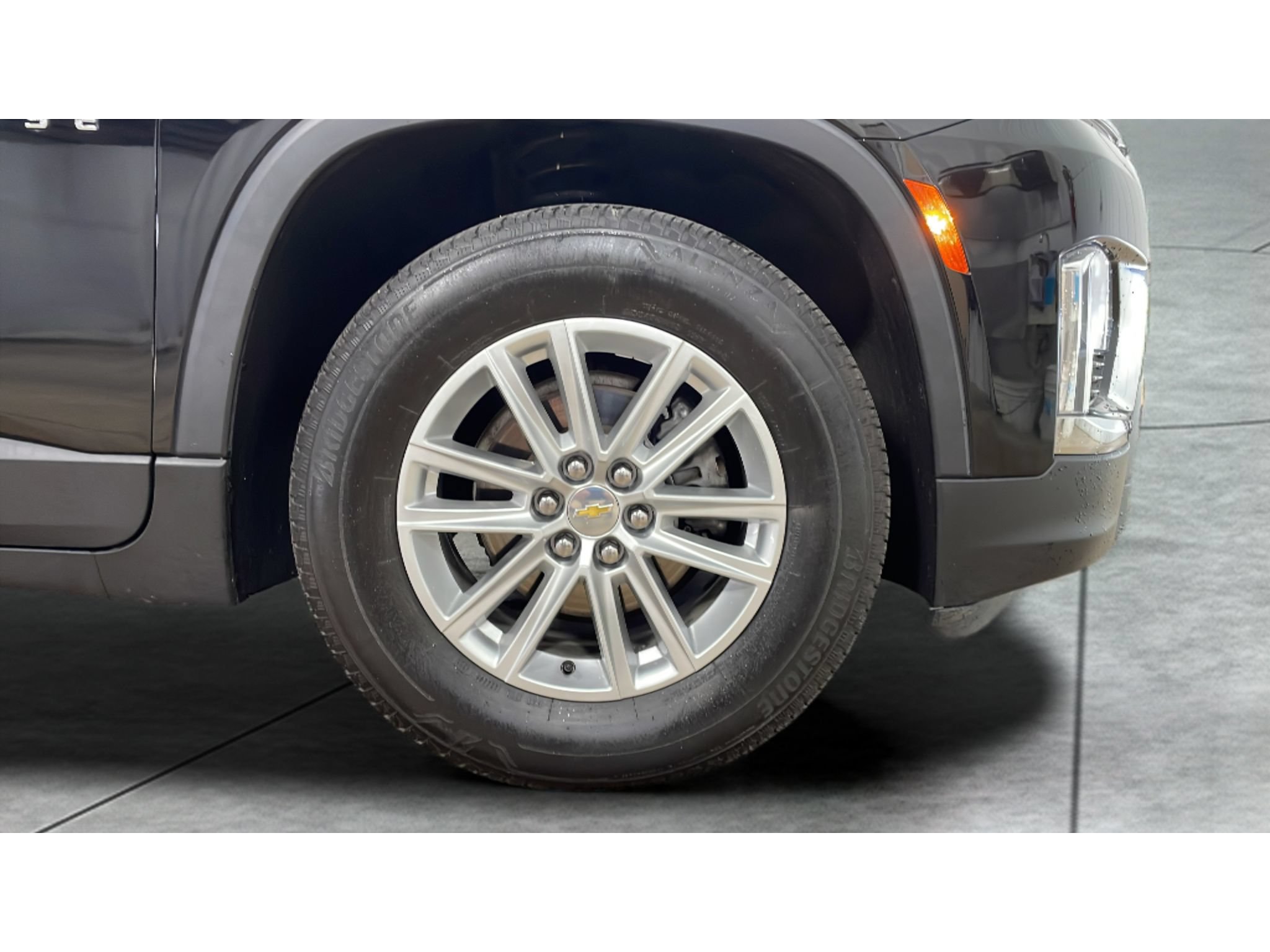 Used 2023 Chevrolet Traverse LT AWD/4WD image 21