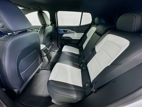 Used 2025 Chevrolet Equinox EV LT image 28