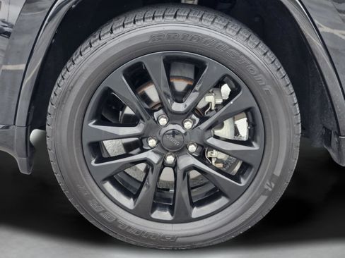 Used 2019 Jeep Grand Cherokee Altitude image 13