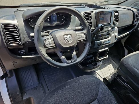 Used 2025 RAM ProMaster 2500 w/ U-Haul Equipment Group FWD image 12