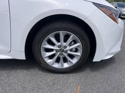 Used 2021 Toyota Corolla LE w/ LE Convenience Package FWD image 32
