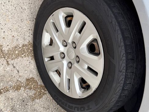 Used 2019 Dodge Grand Caravan SE image 11