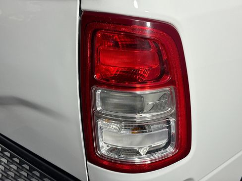 Used 2022 RAM 2500 Tradesman w/ Chrome Appearance Group image 32