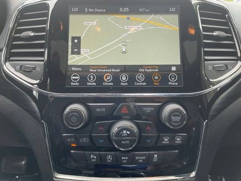 Used 2019 Jeep Grand Cherokee Altitude AWD/4WD image 20