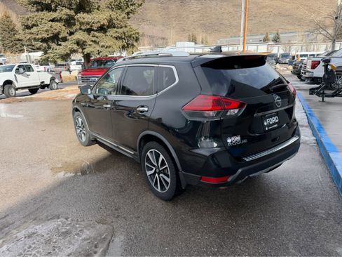 Used 2018 Nissan Rogue SL w/ Premium Package image 17