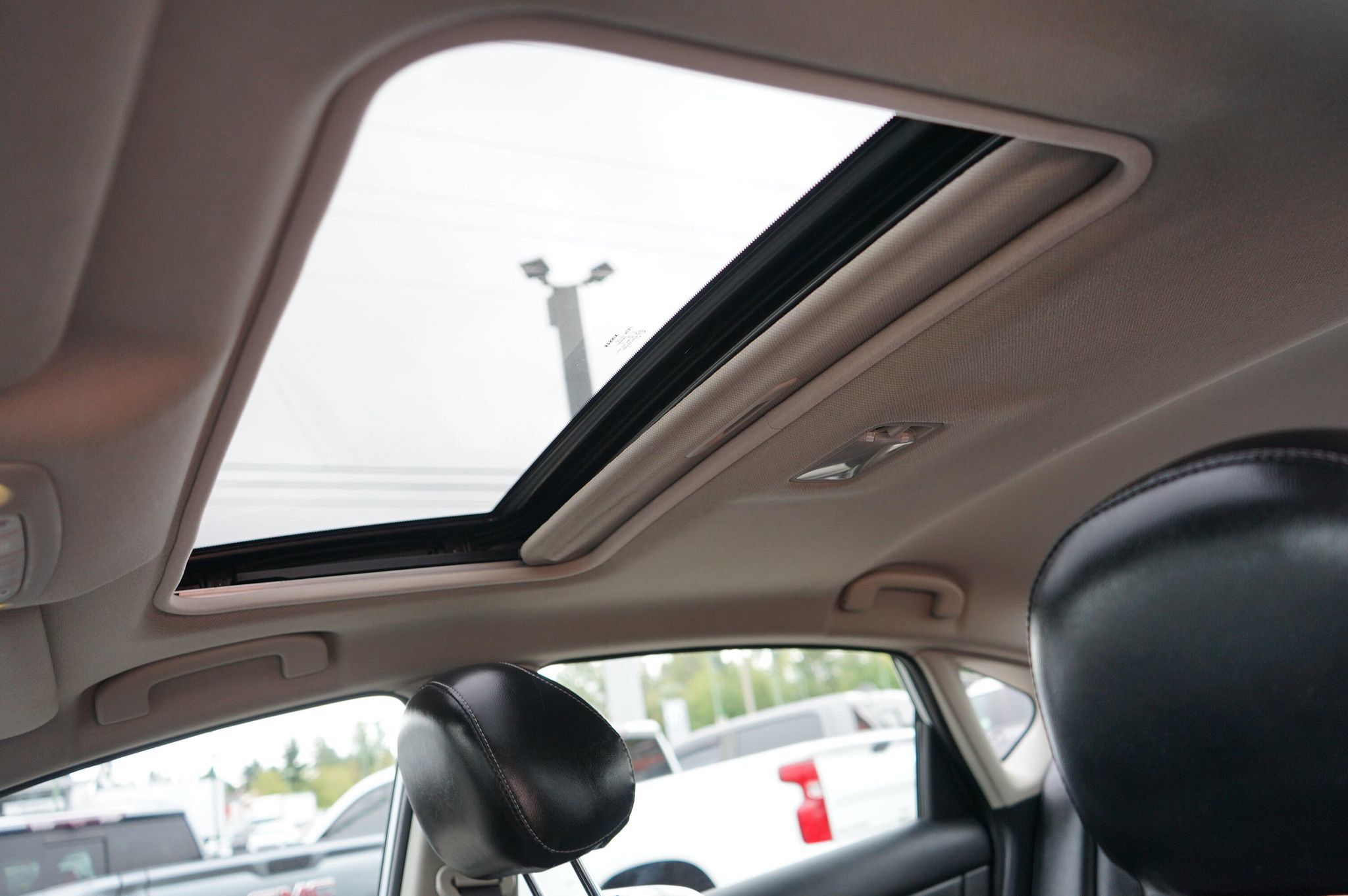 Used 2014 Nissan Sentra SL w/ Premium Package FWD image 15