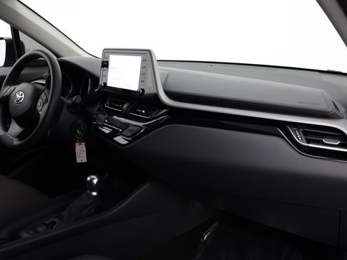 Used 2020 Toyota C-HR LE FWD image 35