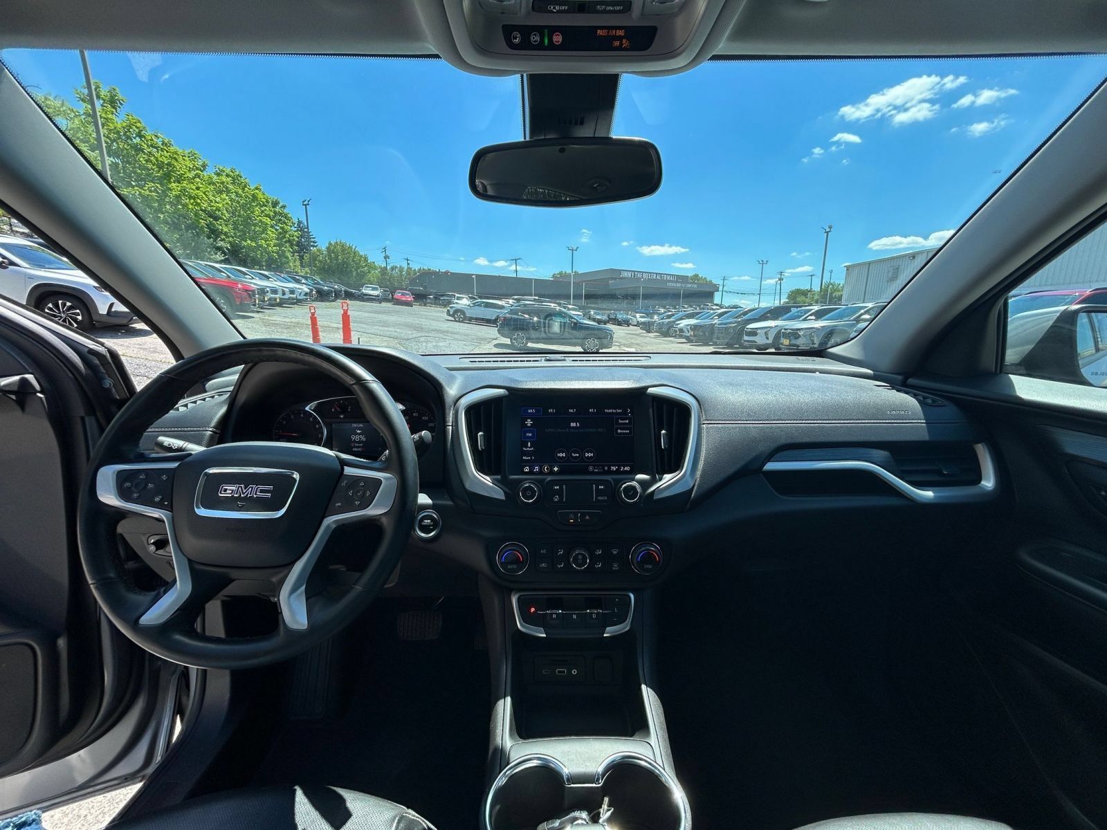 Used 2024 GMC Terrain SLT AWD/4WD image 27