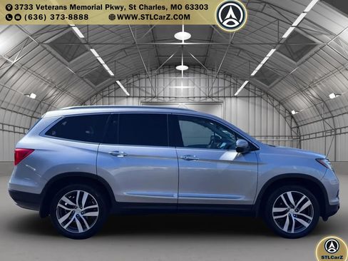 Used 2017 Honda Pilot Elite image 2