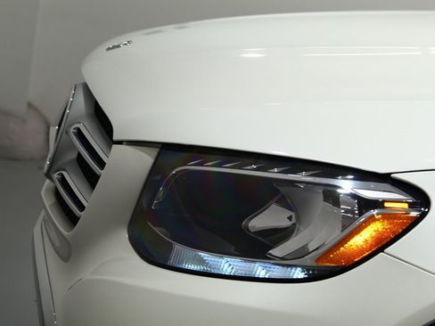 Certified 2019 Mercedes-Benz GLC 300 4MATIC image 17