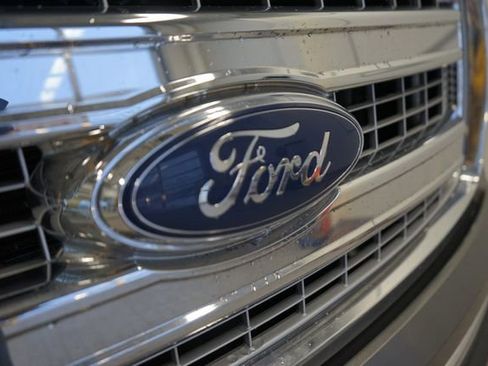 Used 2013 Ford F150 XLT w/ XLT Chrome Pkg image 19