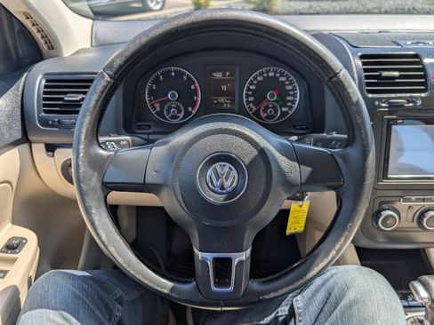 Used 2010 Volkswagen Jetta Wolfsburg Edition FWD image 16