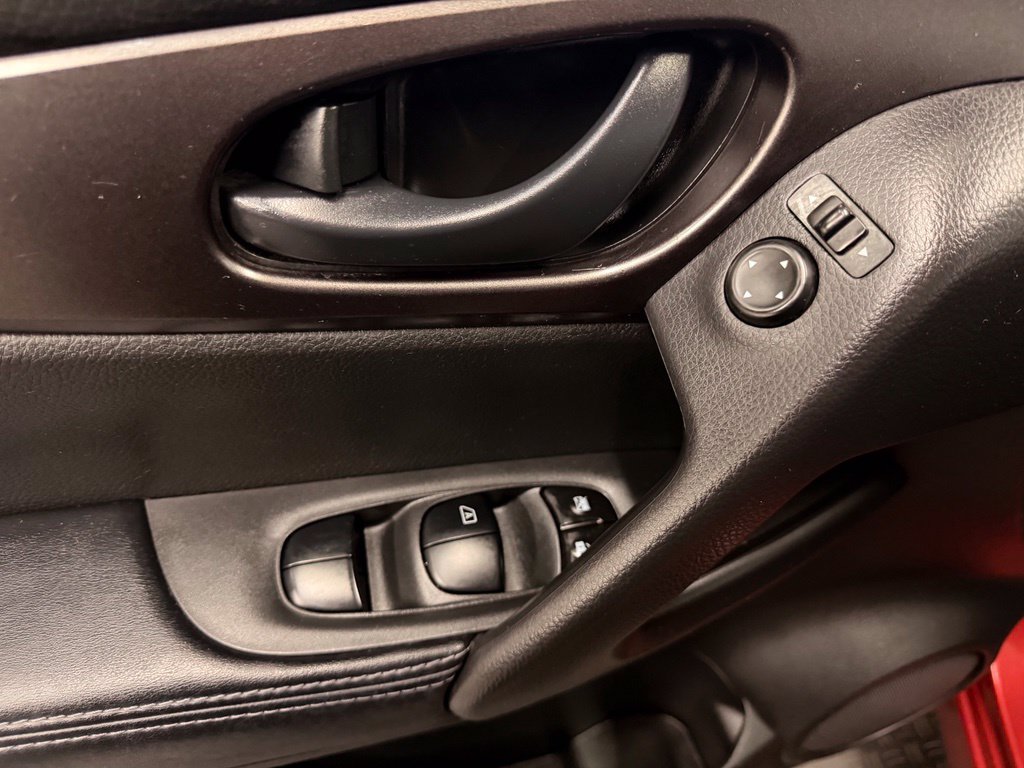 Used 2019 Nissan Rogue Sport S w/ Appearance Package AWD/4WD image 16