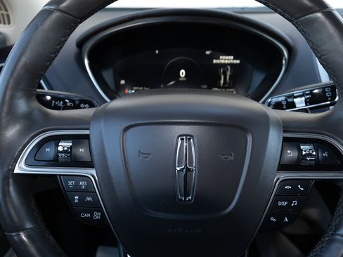 Used 2020 Lincoln Nautilus Reserve w/ Equipment Group 202A image 21