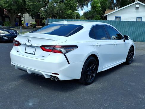 Used 2022 Toyota Camry SE w/ Convenience Package FWD image 5