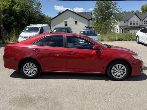 Used 2014 Toyota Camry LE FWD image 3