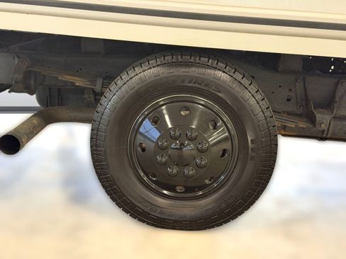 Used 2021 Ford E-350 and Econoline 350 Super Duty w/ Power Windows & Locks Group image 25