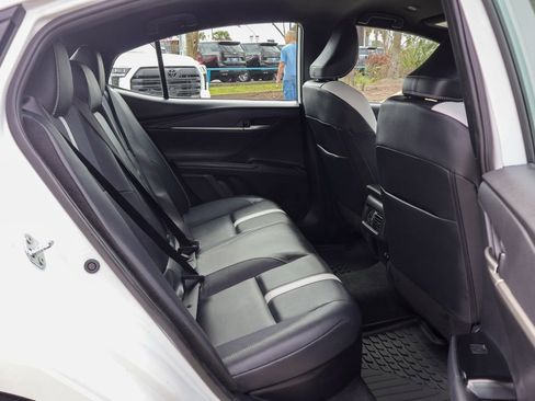 Used 2025 Toyota Camry SE FWD image 11