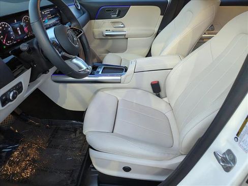 Certified 2025 Mercedes-Benz GLA 250 4MATIC image 15