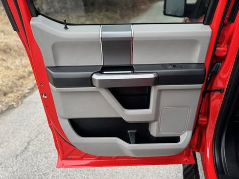 Used 2018 Ford F150 XLT w/ Equipment Group 302A Luxury image 12