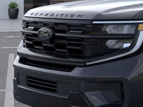 New 2025 Ford Expedition Platinum w/ Stealth Performance Package image 17