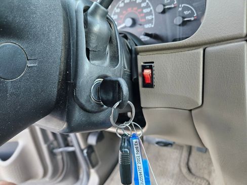 Used 2002 Ford Explorer XLS image 21