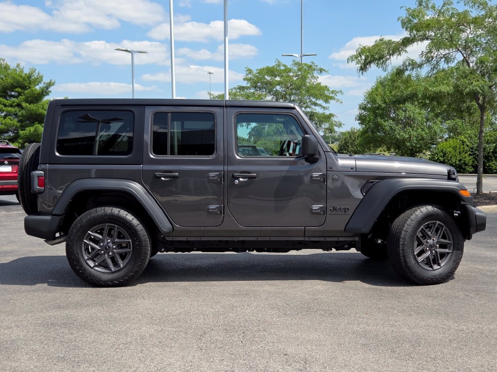 Used 2024 Jeep Wrangler Unlimited Sport AWD/4WD image 15