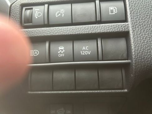 Used 2025 Toyota Tacoma TRD Off-Road image 35