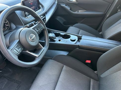 Used 2024 Nissan Rogue SV image 10