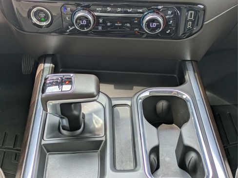 Used 2022 GMC Sierra 1500 SLT w/ SLT Convenience Package AWD/4WD image 17