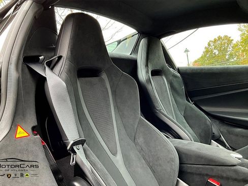 Used 2024 McLaren 750S image 9