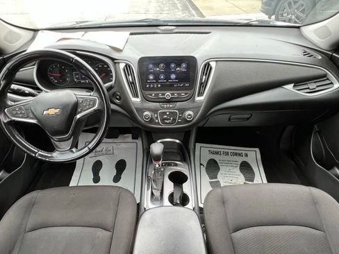 Used 2021 Chevrolet Malibu RS FWD image 2