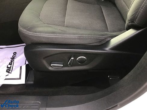 Used 2017 Ford Explorer XLT image 29