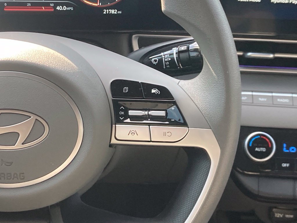 Used 2024 Hyundai Elantra SEL FWD image 7