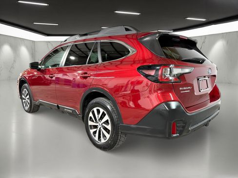 Used 2021 Subaru Outback Premium image 3