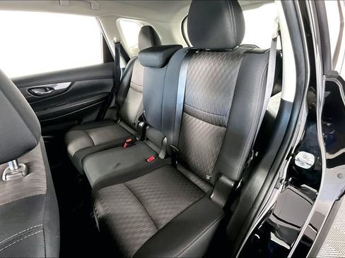 Used 2018 Nissan Rogue S image 26