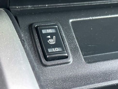 Used 2020 Nissan Titan SV w/ SV Convenience Package image 31