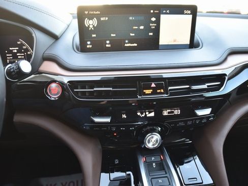 Used 2024 Acura MDX SH-AWD w/ Technology Package image 14