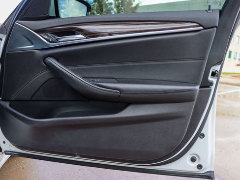 Used 2018 BMW 530e image 10