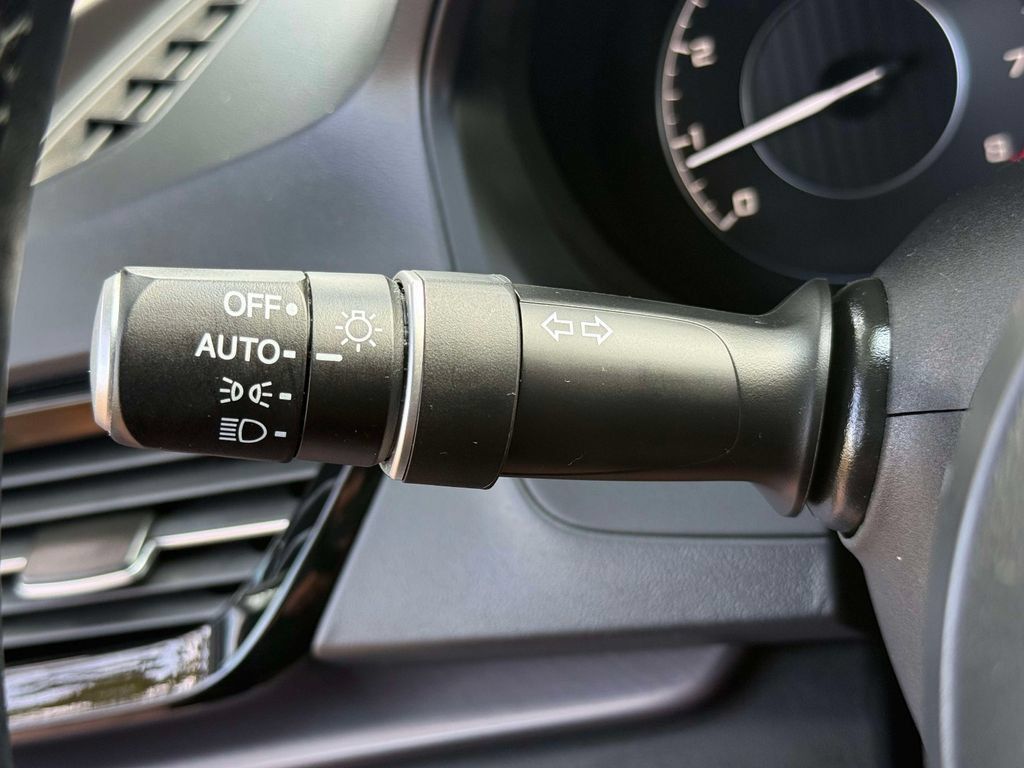 Certified 2025 Acura RDX SH-AWD image 29