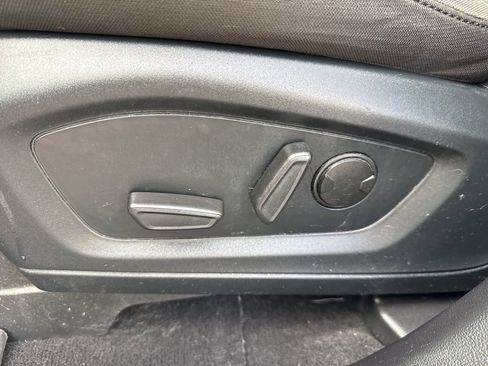 Used 2022 Ford Explorer XLT w/ Class IV Trailer Tow Package image 21